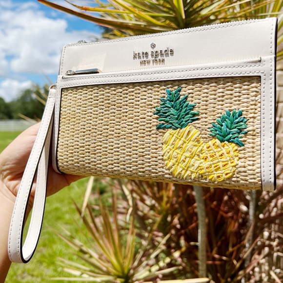 Kate Spade Cute Wristlet - Picture 2 of 6